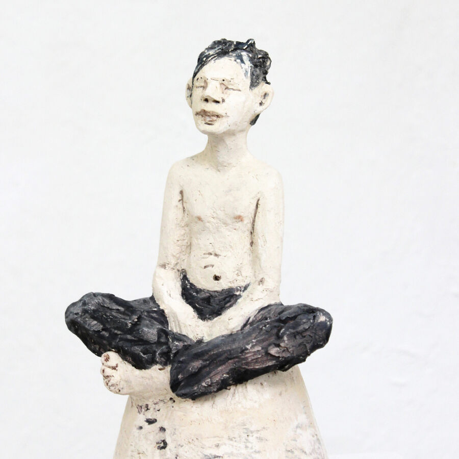 Stefanie Supplieth, Carl im Om, 2023, Keramik bemalt, 20 cm